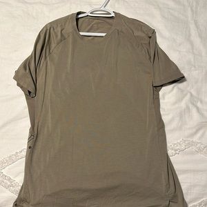 Lululemon workout shirt